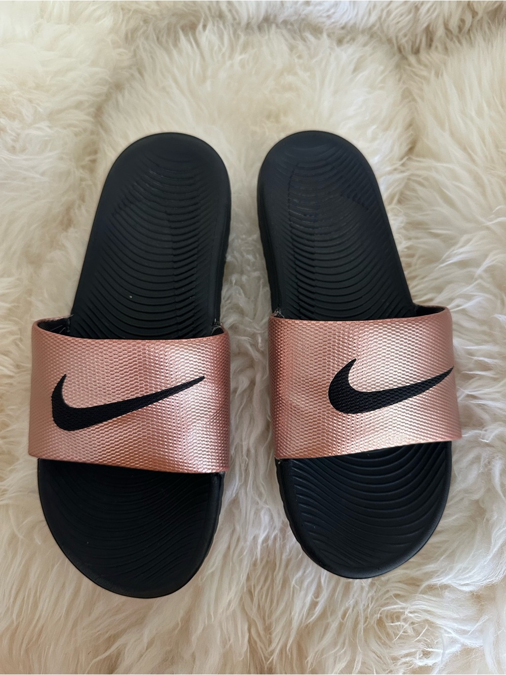 Nike Slide Kawa Sandal Slides in Rose Gold and Black Women's Metallic Red Bronze - Picture 4 of 6